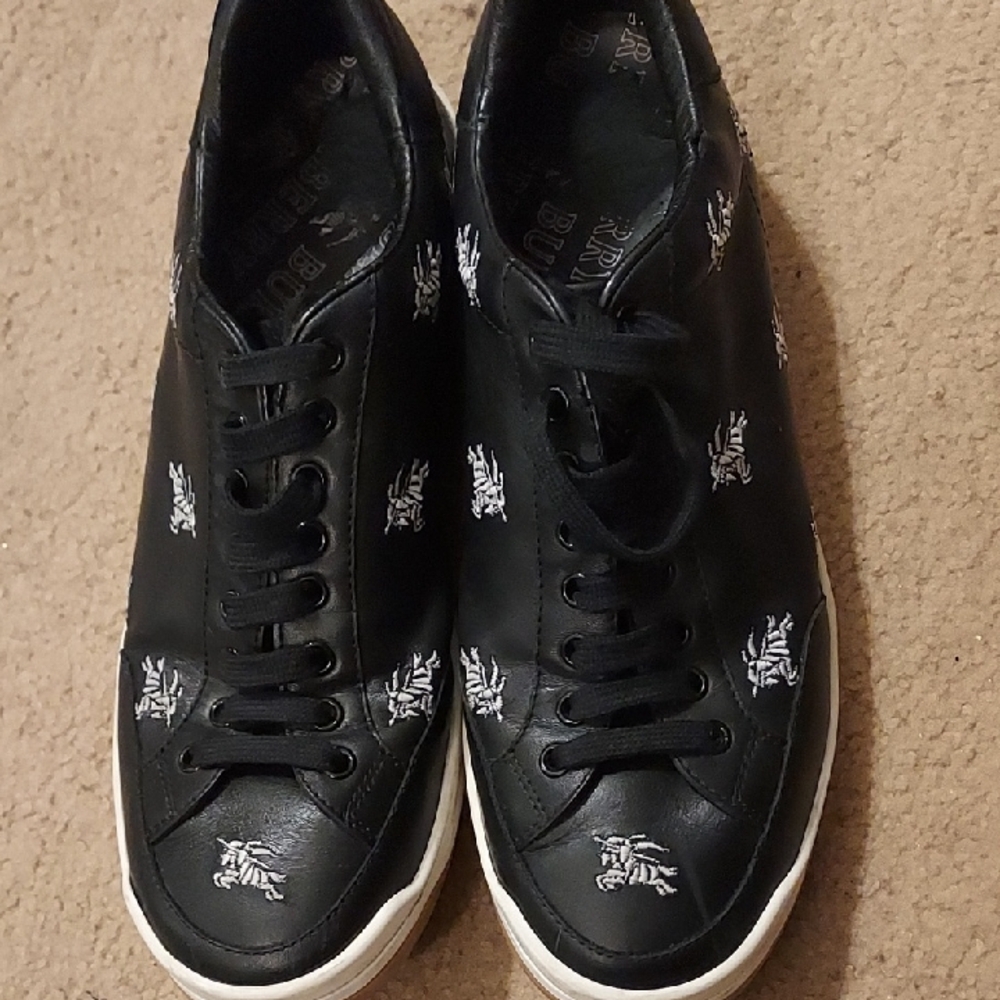Burberry Timsbury Knight Black runway Sneakers with White  Logo Pattern Size 42